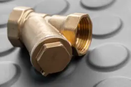 Stainless steel pipes and fittings
